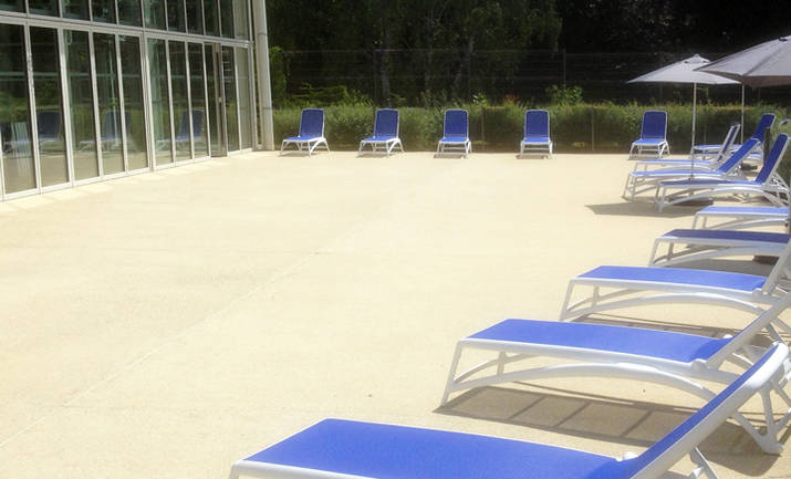 Piscine Camille Muffat Exterieur Transats