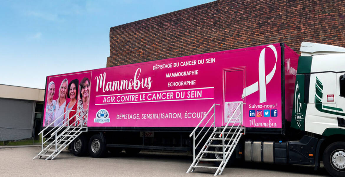 Photo de Le mammobus : Agir contre le cancer du sein à Villiers-le-Bel